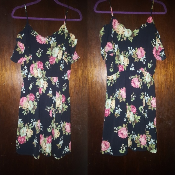 Dresses & Skirts - Black & Floral Dress Size L